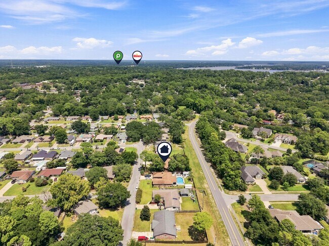Building Photo - 1510 Royal Palm Dr