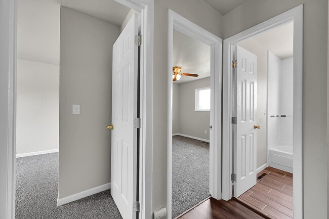 Building Photo - $1,850, 4 bed, 2 bath, located on Colorado...