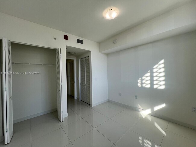 Building Photo - 7825 NW 107th Ave