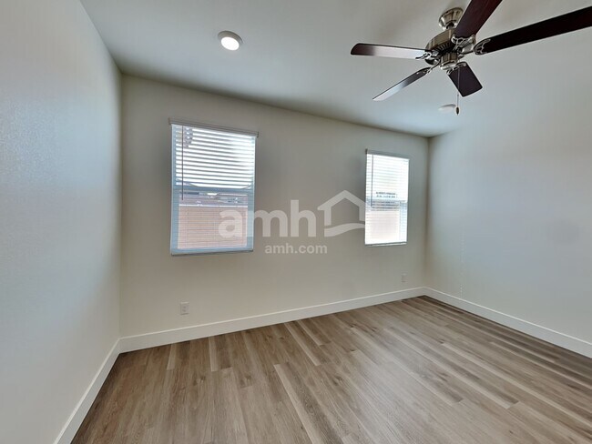 Building Photo - 505 Silverbell Fls Pl