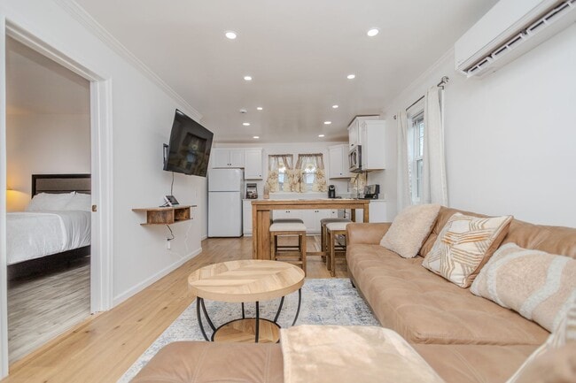 Building Photo - 138 D View Ave