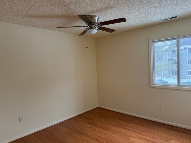 Building Photo - 309 Ravens Crest Dr