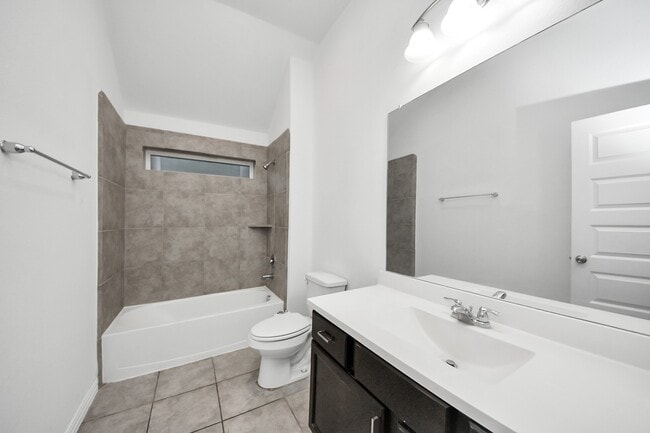 Building Photo - 5827 Northern Rose Ln