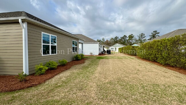 Building Photo - 2516 Centerway Ln