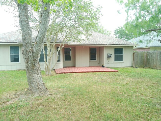 Building Photo - 6117 Jessica Dr