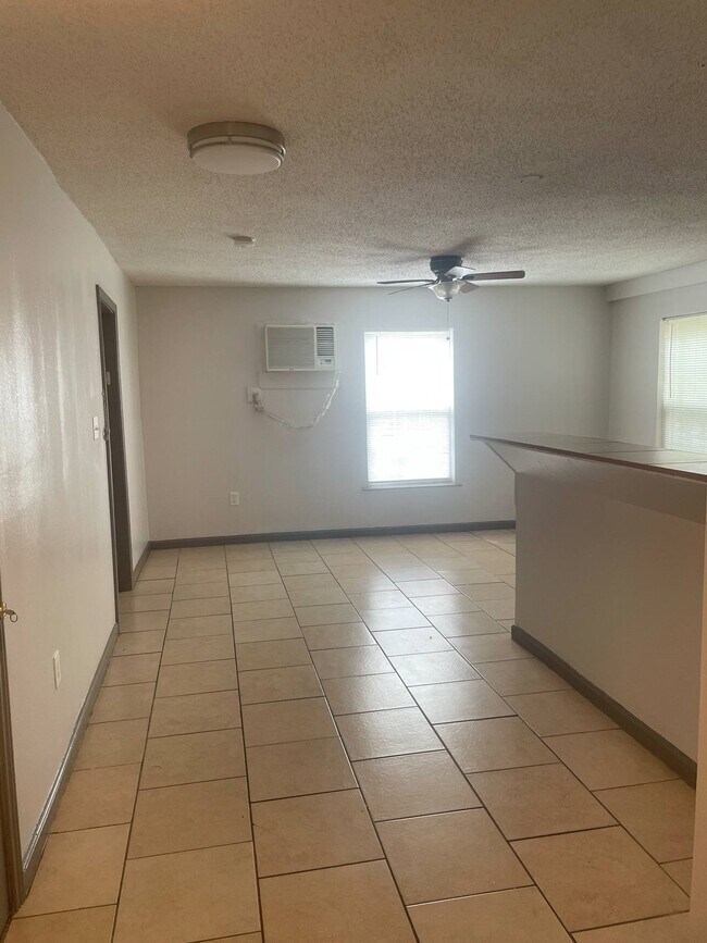 Building Photo - 3028 Avenue M Ave