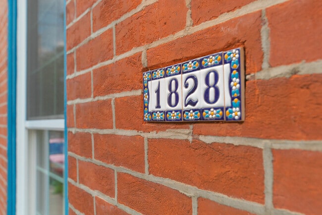 Building Photo - 1828 Olive St