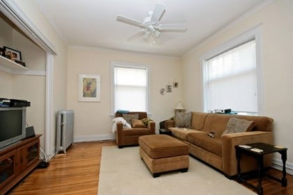 Living room - 543-553 W. Wellington