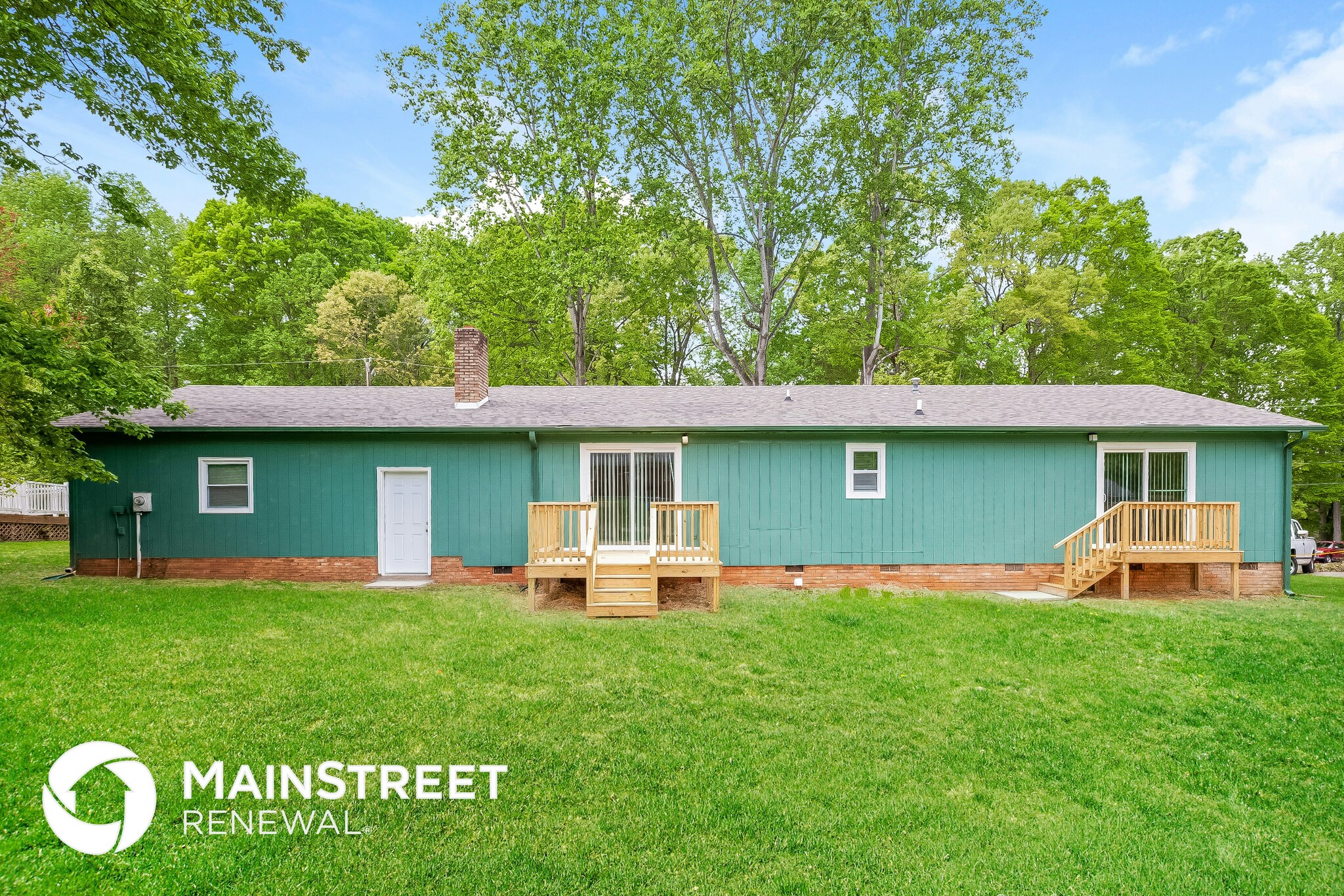 Building Photo - 2324 Pine Forest Dr