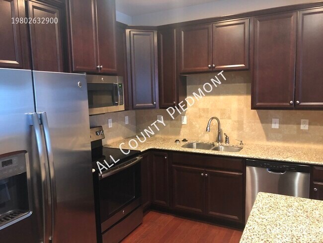 Building Photo - 7415 Red Mulberry Way