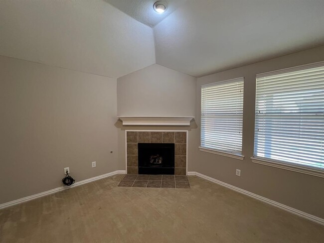 Building Photo - 922 Fulbourne Dr