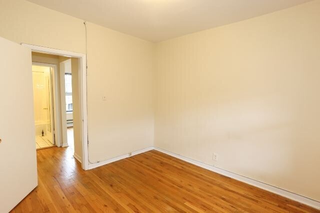Building Photo - 633 W Cornelia Ave