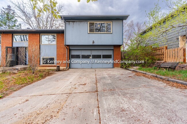 Building Photo - 1421 Querida Dr