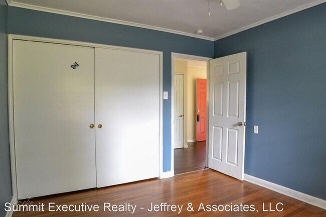 Building Photo - 3 br, 1 bath House - 2608 E. Cavett Dr.