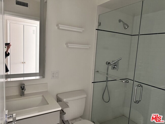 Building Photo - 4770 Edgewood Pl