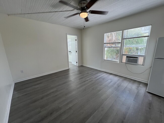Building Photo - 1709 Mercer Ave