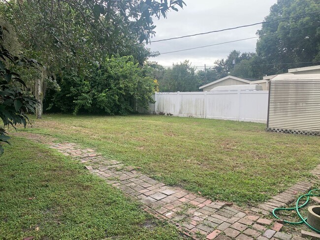 Building Photo - MOVE IN SPECIAL- Cozy Remodeled  1 Bed/1 Bath Home in Saint Cloud