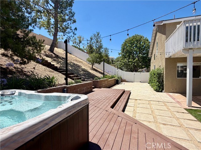 Building Photo - 8992 Trumpets Ct