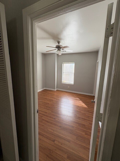 bedroom - 588 Parkway Dr NE