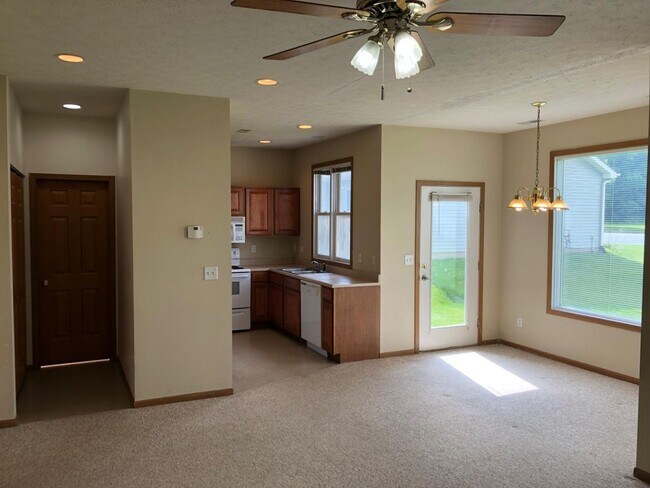 Building Photo - 2747 Wyndham Ct