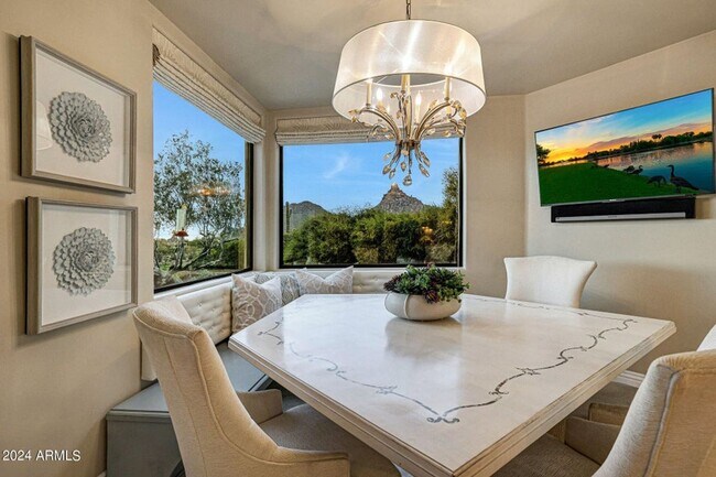 Building Photo - Beautiful custom home with backyard Oasis!