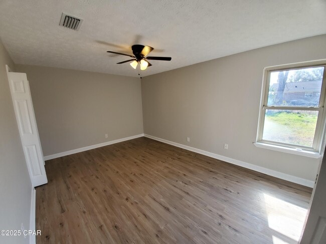 Building Photo - 211 Sukoshi Dr