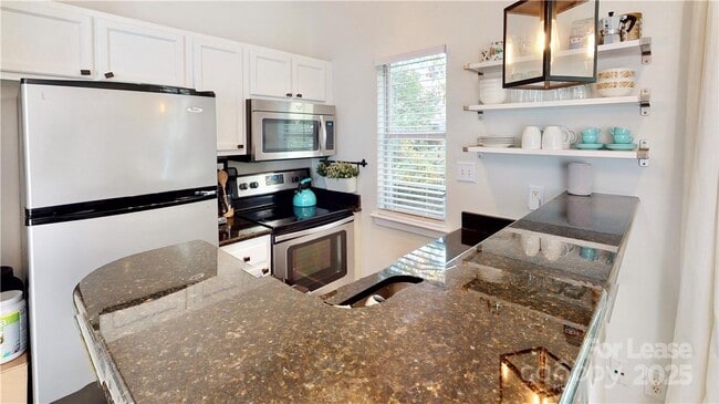 Building Photo - 2058 Atherton Heights Ln