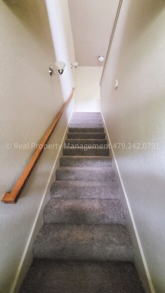 Building Photo - 3839 Old Jenny Lind Rd