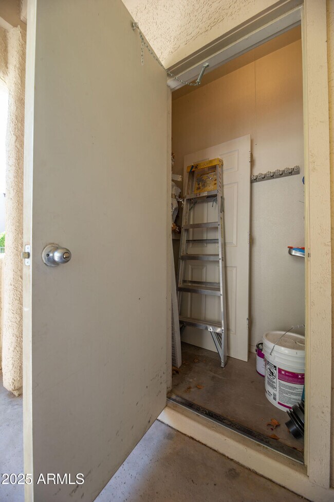 Building Photo - 7008 E Gold Dust Ave