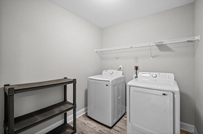 Building Photo - 1381 Morning Star Dr