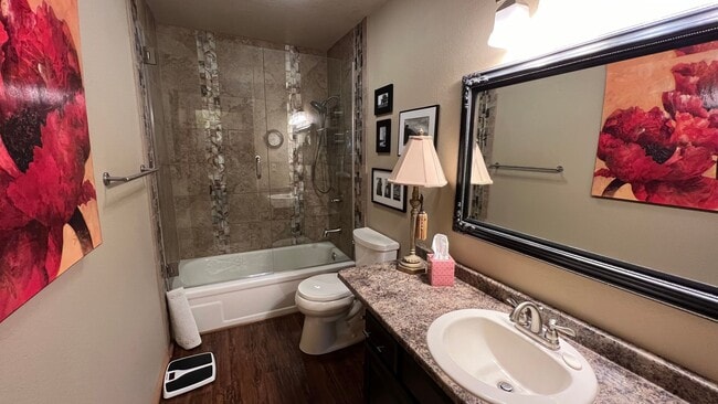 Building Photo - 2 Bedroom Jewel Lake Condo with Beautiful ...