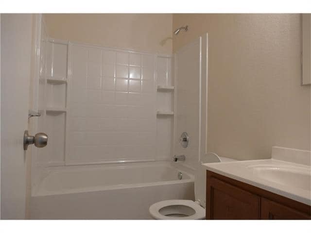 Building Photo - 2814 Lake Vista Dr