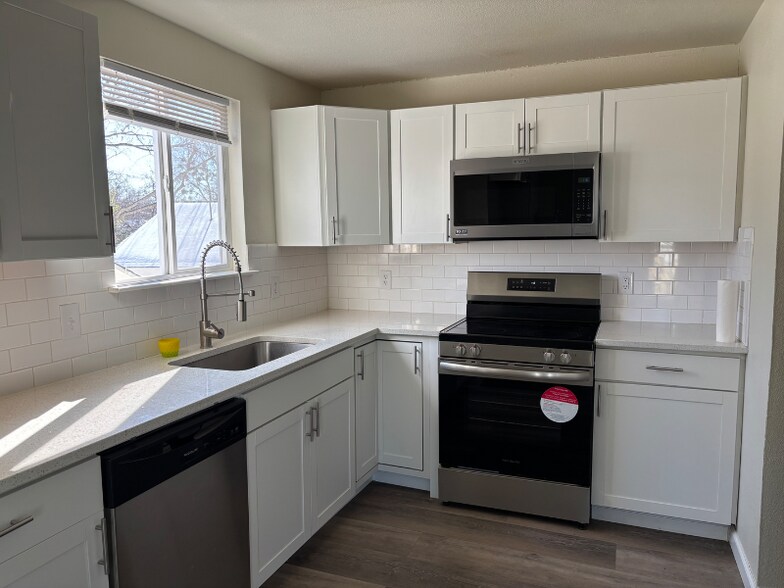 Building Photo - 3725 Avenue N