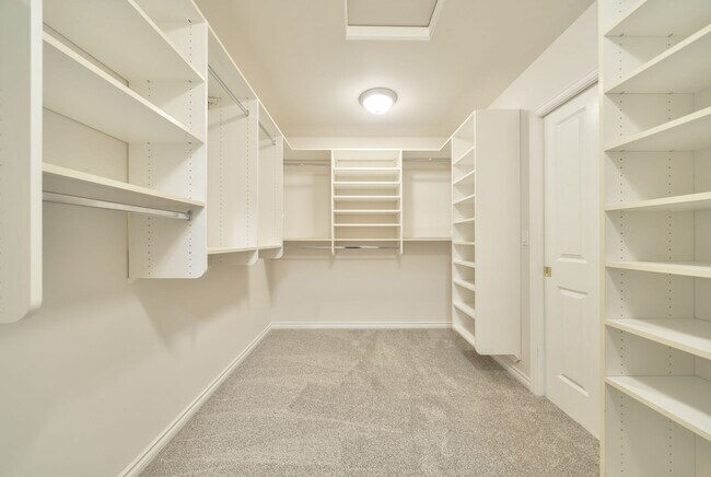 Building Photo - Nice 5 Bed / 2.5 bath house for rent in Kenmore.