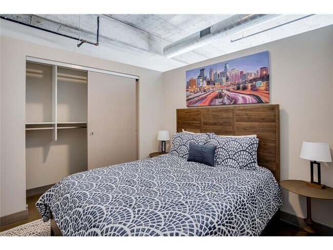 Building Photo - 728 3rd Sta