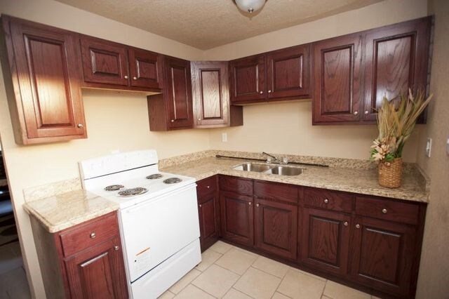 Interior Photo - Reyes Apartments