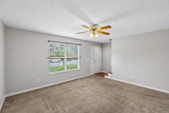 Building Photo - 132 N Tarver Ave