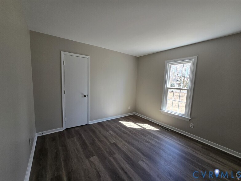 Building Photo - 1600 Porters Mill Terrace