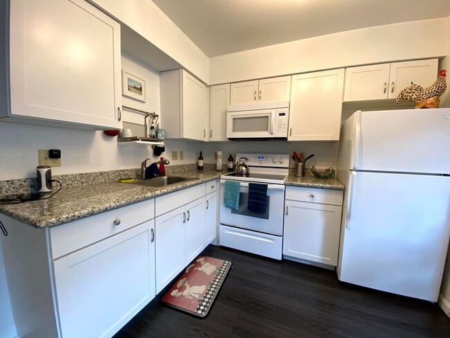 Building Photo - 3271 Niagara Square