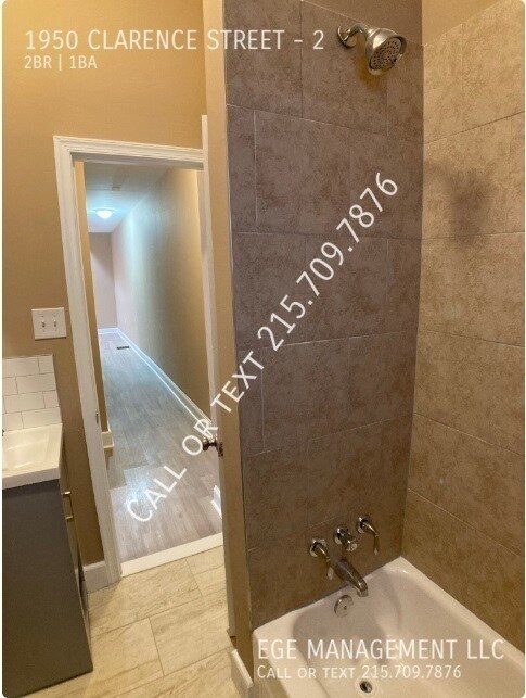 Building Photo - 1950 Clarence St