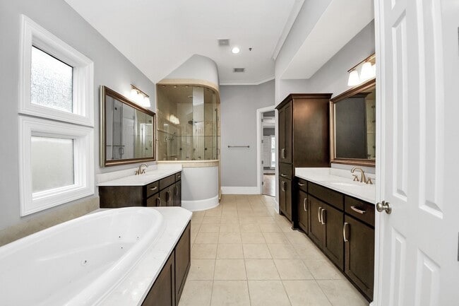 Building Photo - 12790 Yorkstone Dr