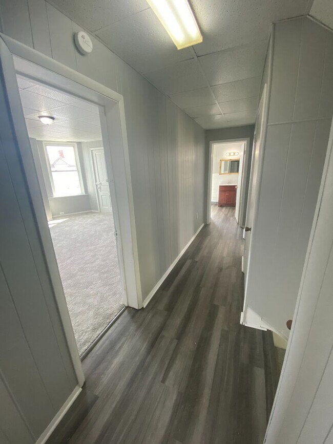 Building Photo - 2312 Eccles St