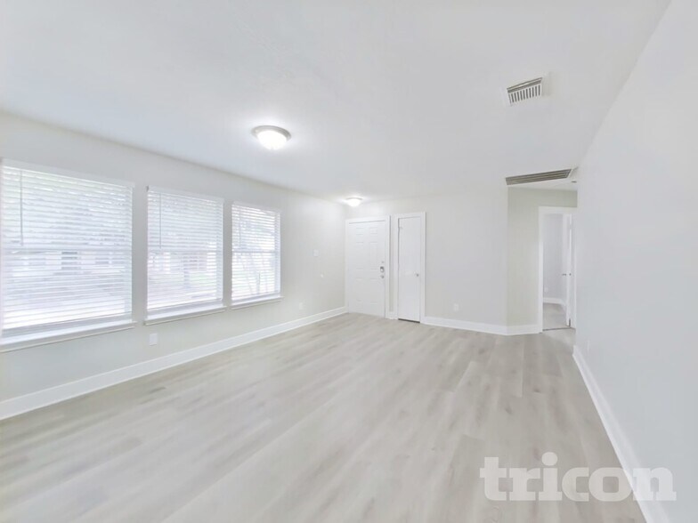 Building Photo - 18835 Atasca Oaks Dr