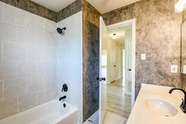 Building Photo - 23938 Spring Mill Ln