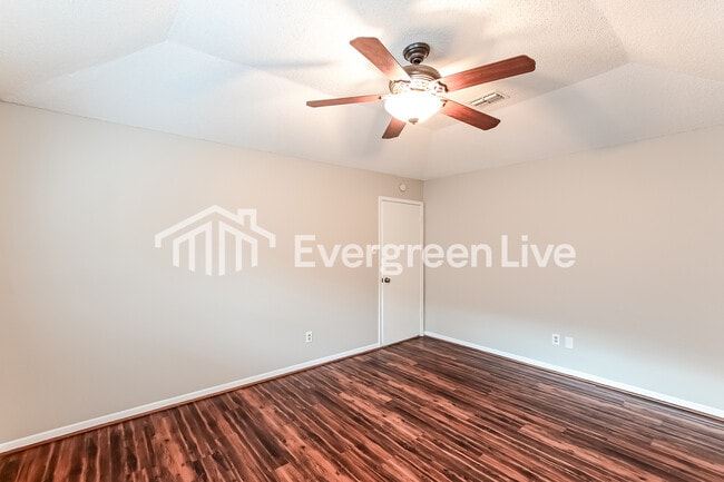 Building Photo - 6019 Coachgate Dr