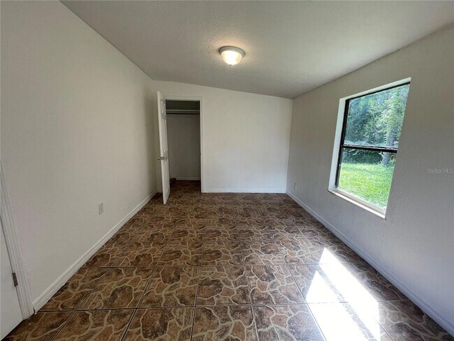 Building Photo - 2525 Emma Cir