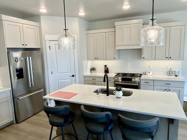 Building Photo - 3484 N Sirocco Ave