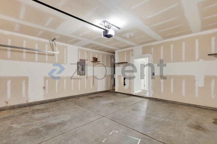 Building Photo - 291 Ranlo Ave