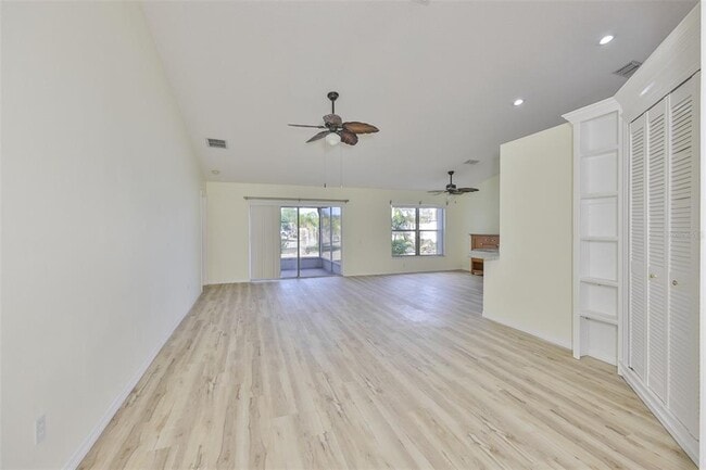 Building Photo - 219 Island Water Way