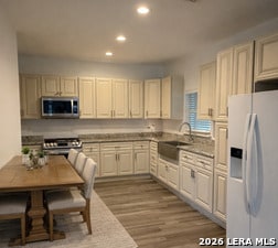 Building Photo - 508 E Thompson Pl